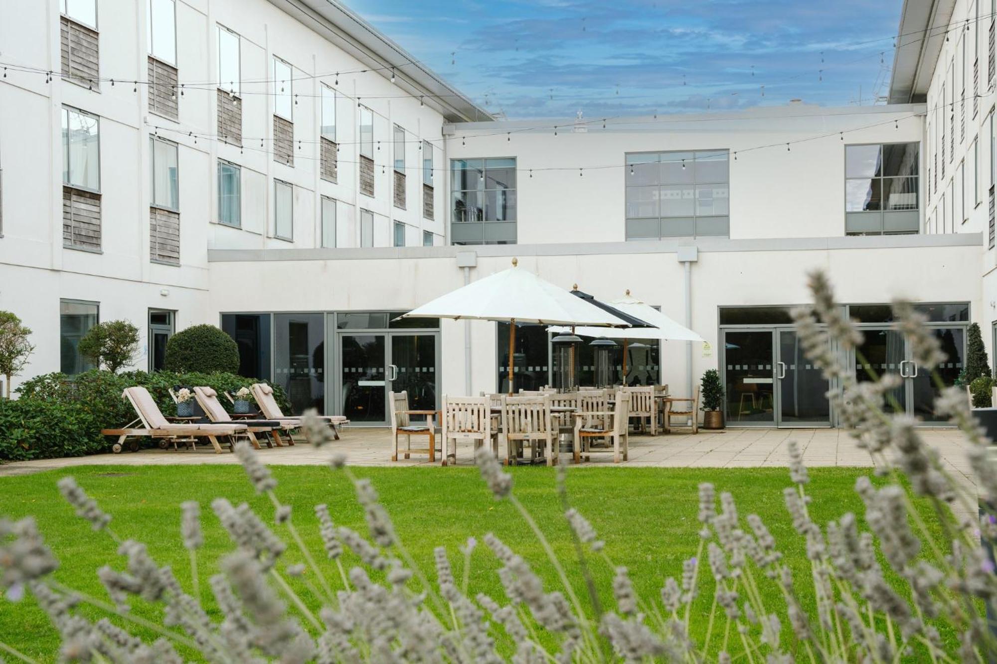Voco Winchester Hotel & Spa By Ihg מראה חיצוני תמונה